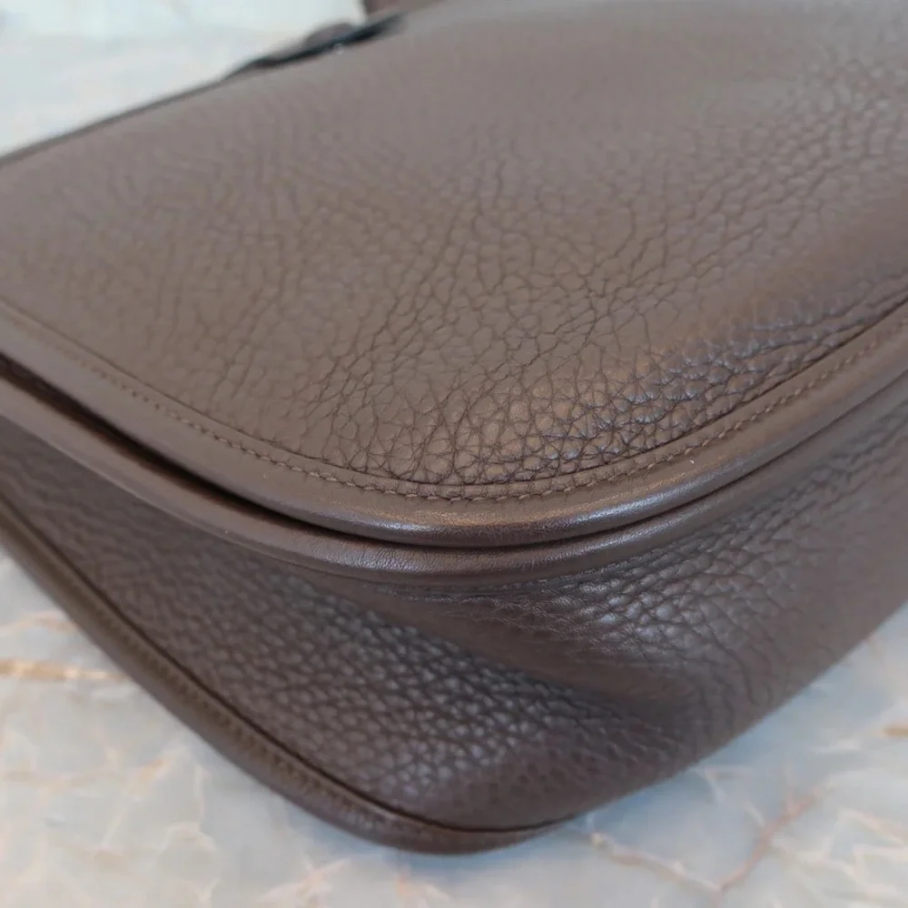 AUTHENTIC HERMES EVELYNE GM Chocolate brown clemence leather crossbody - Picture 7 of 15